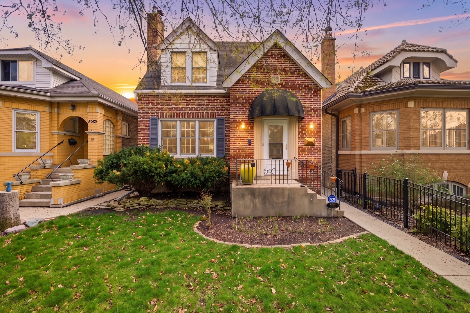 5455 W Cullom Avenue, Chicago, IL