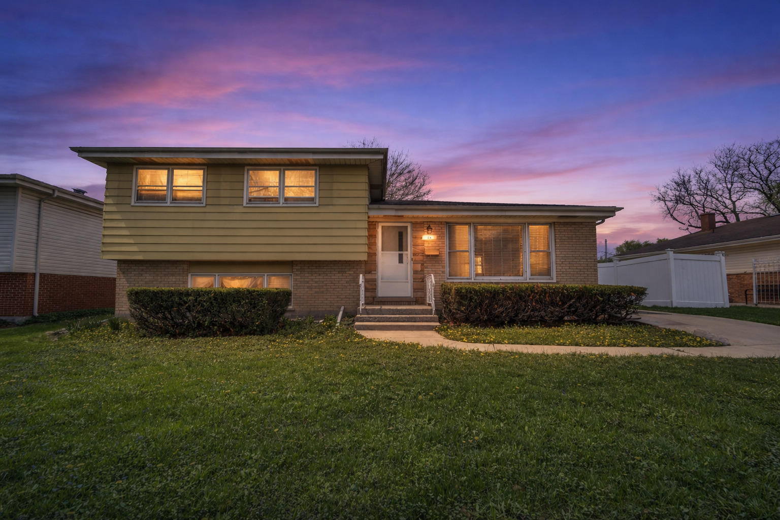 10 N ADAMS Drive, Addison, IL