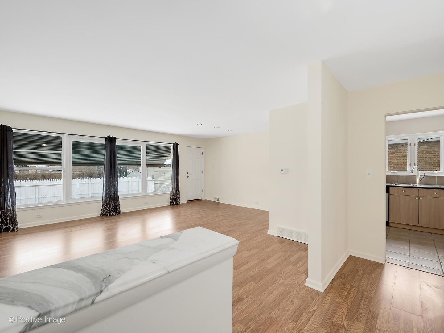 7516 N California Avenue, Chicago, IL