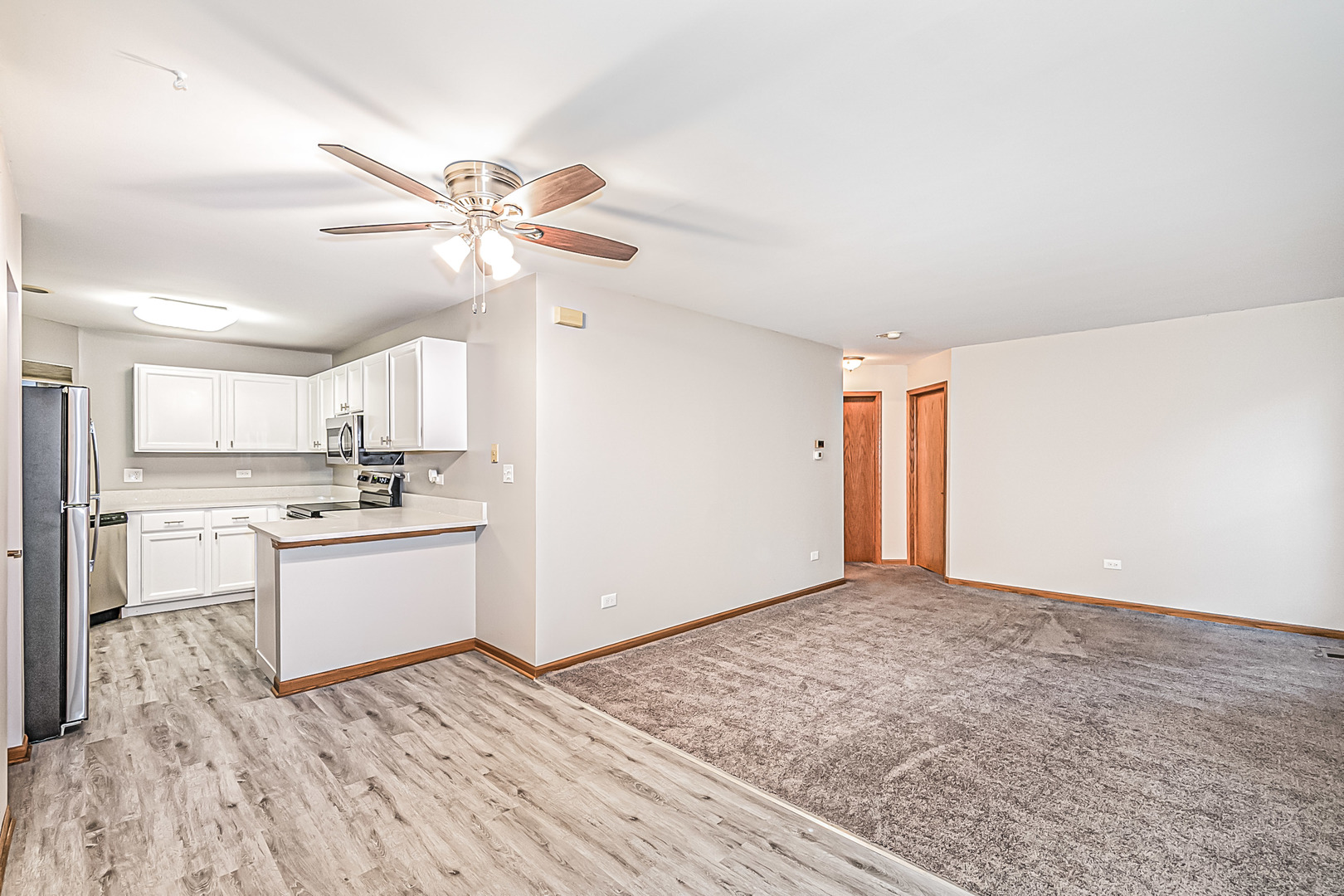 214 N Cathy Lane, Mount Prospect, IL