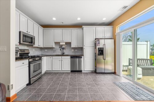 407 Bluegrass Parkway, Oswego, IL