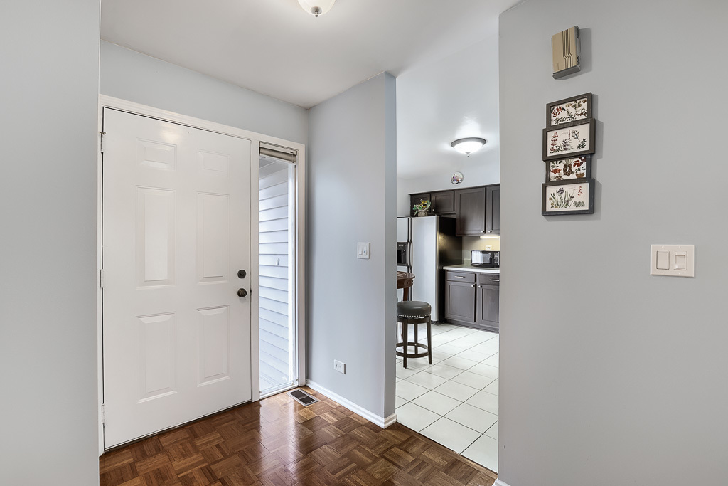 1092 Pinetree Circle, Buffalo Grove, IL