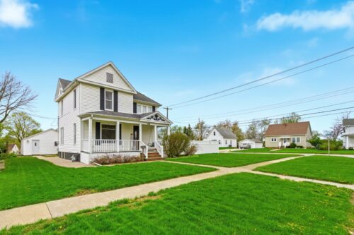 536 W PALACE Row, Geneseo, IL