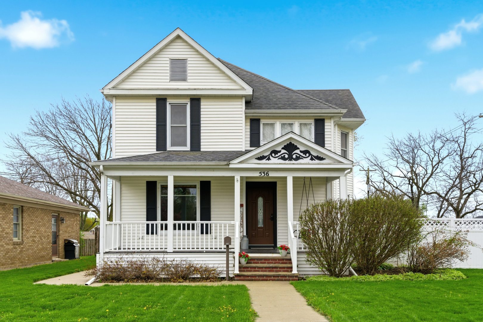 536 W PALACE Row, Geneseo, IL