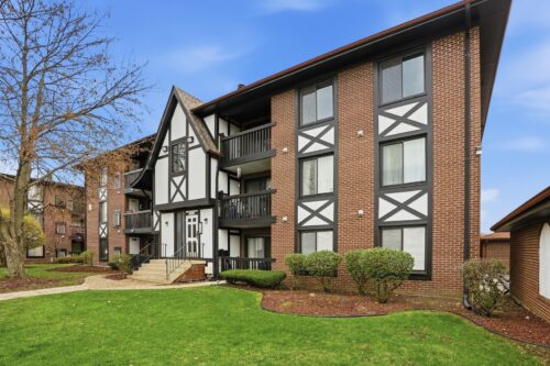 13615 Royal Court #309, Crestwood, IL