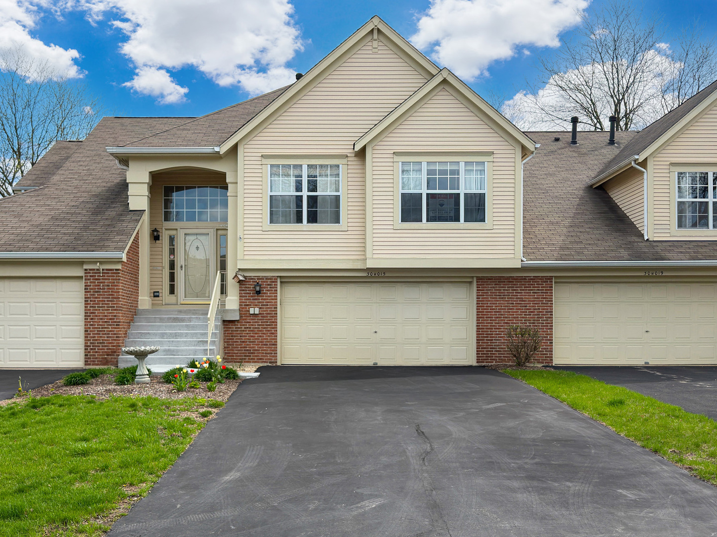 30W015 Juniper Court #30W015, Warrenville, IL