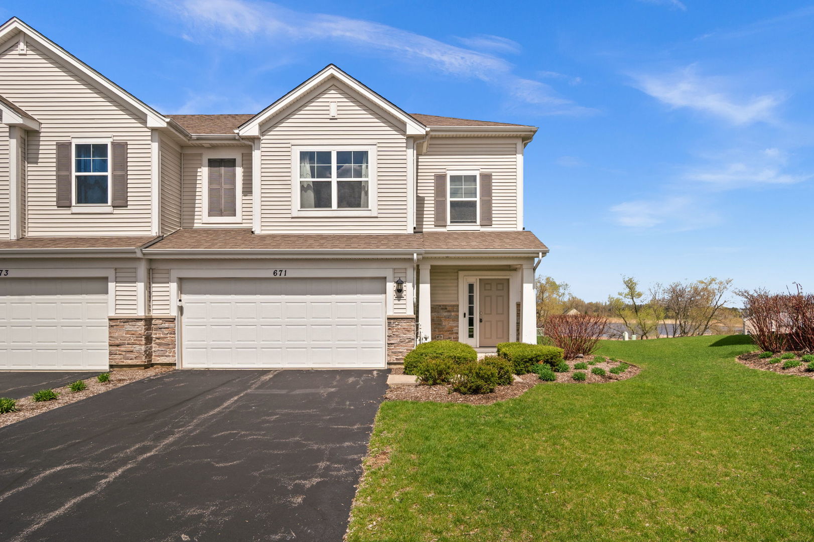 671 Anchorage Court, Pingree Grove, IL