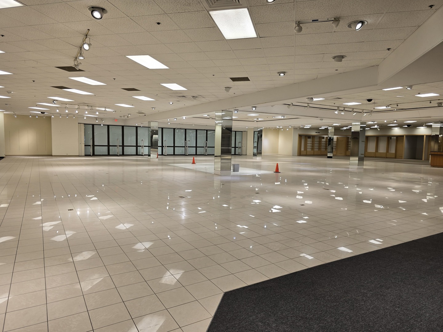 3344 Mall Loop Drive, Joliet, IL