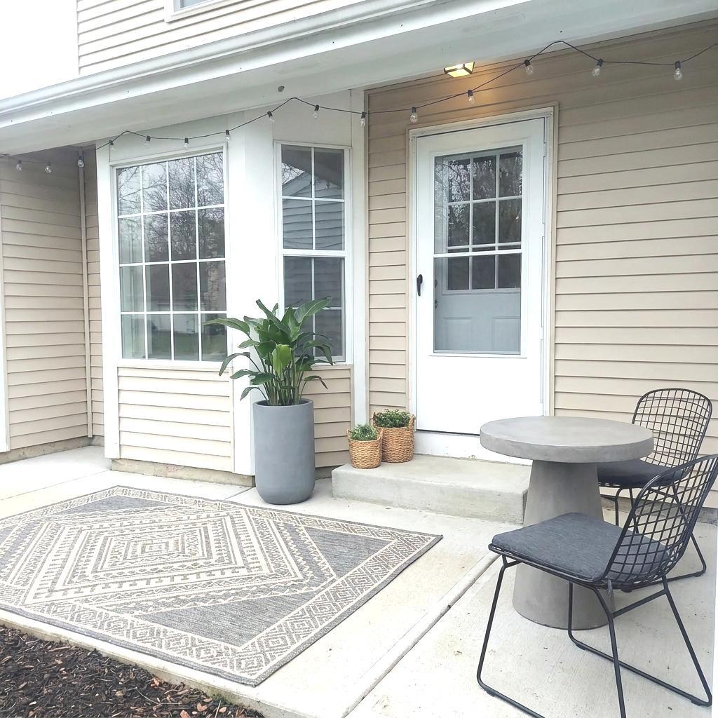 617 Yale Lane #617, Island Lake, IL