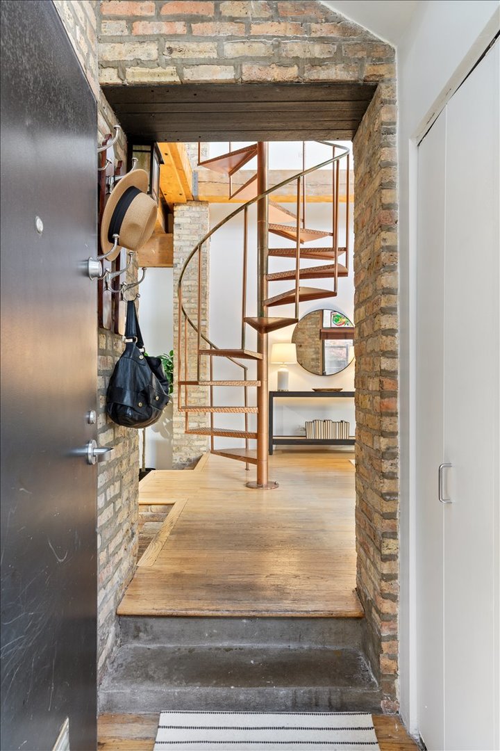 1242 W Fullerton Avenue #1M, Chicago, IL