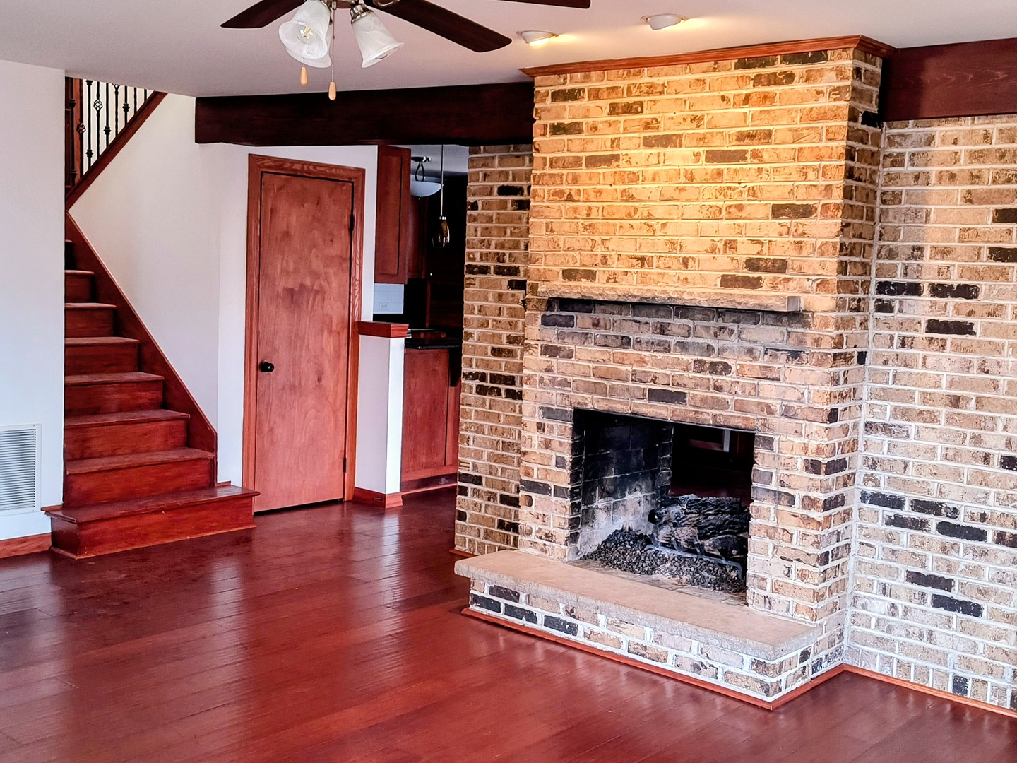 234 Indian Trail, Lake In The Hills, IL