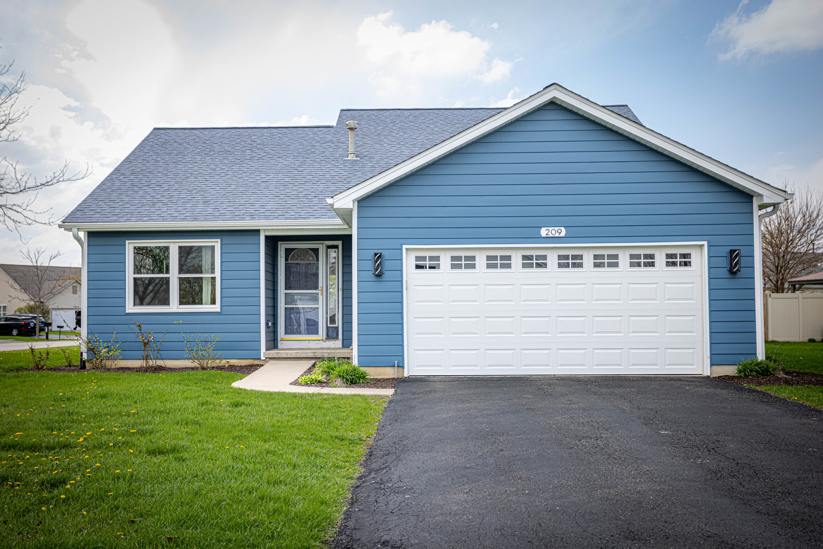 209 Thames Drive, Shorewood, IL