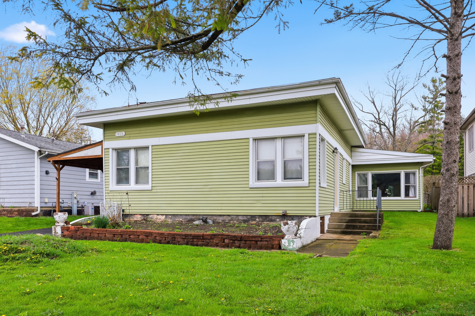 1426 N Harrison Street, Algonquin, IL