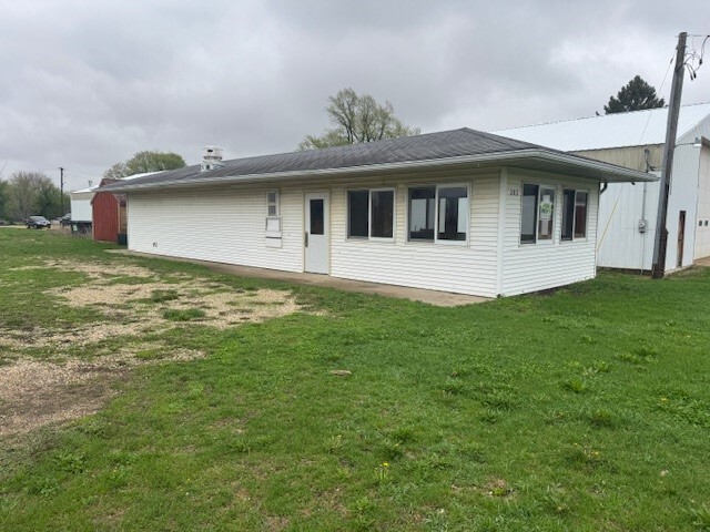 303 N Main Street, Ohio, IL