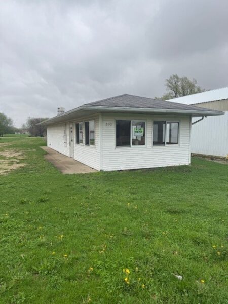 303 N Main Street, Ohio, IL