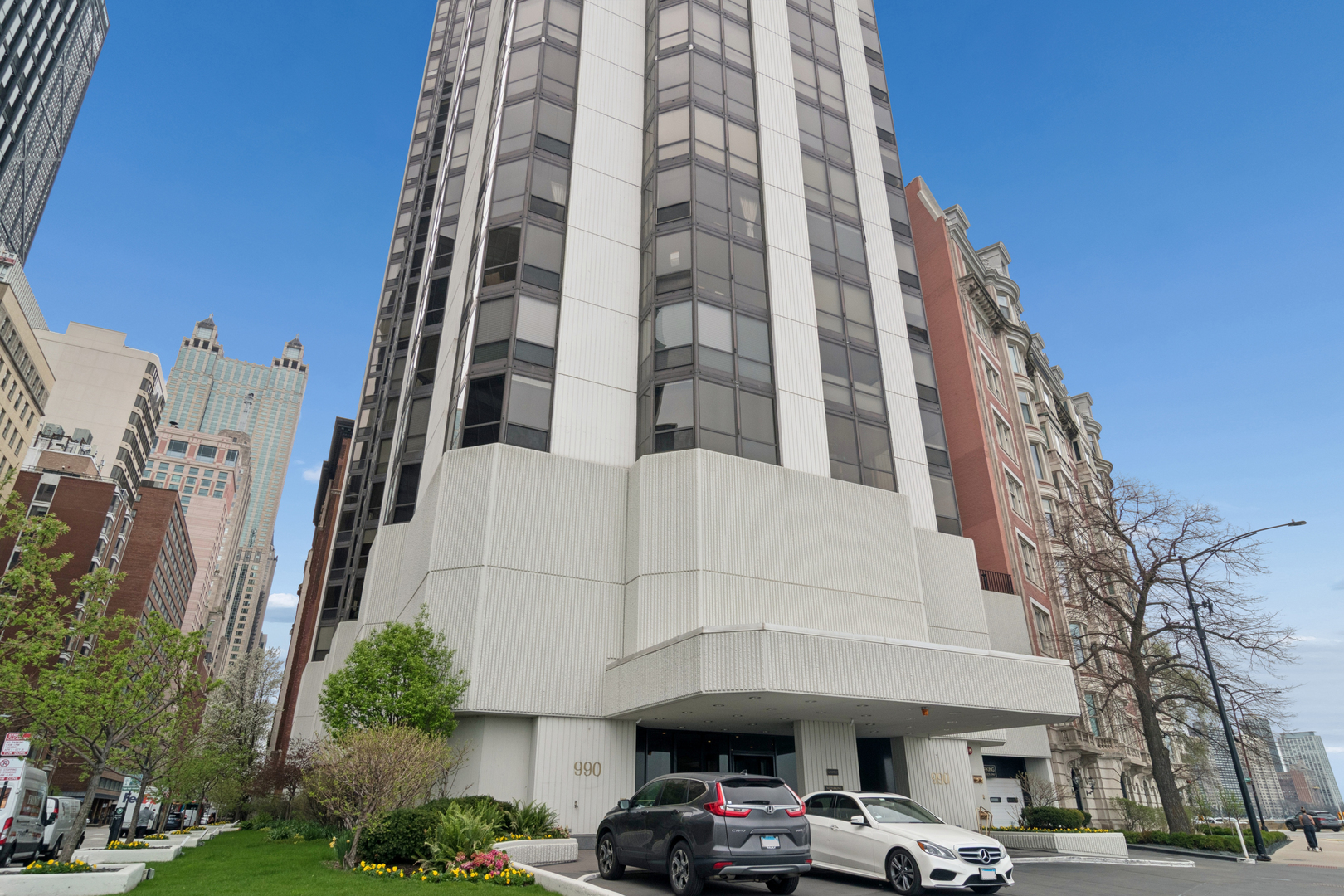 990 N LAKE SHORE Drive #16C, Chicago, IL