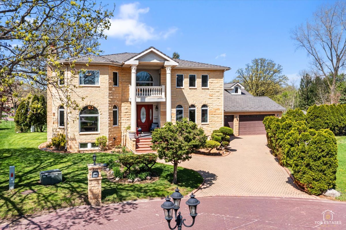 822 Coventry Lane, Oak Brook, IL