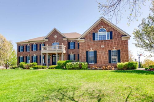 18 Tournament Drive, Hawthorn Woods, IL