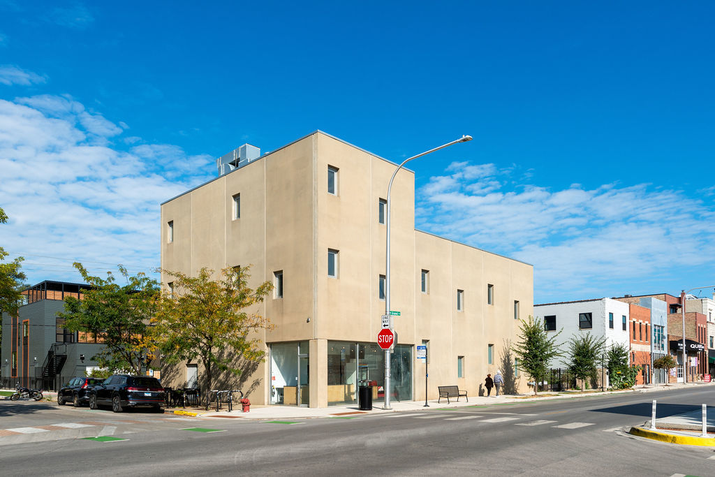 2054 W Grand Avenue, Chicago, IL