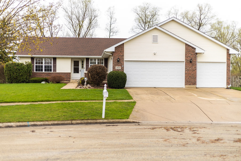 1404 Willow Lane, Chemung, IL