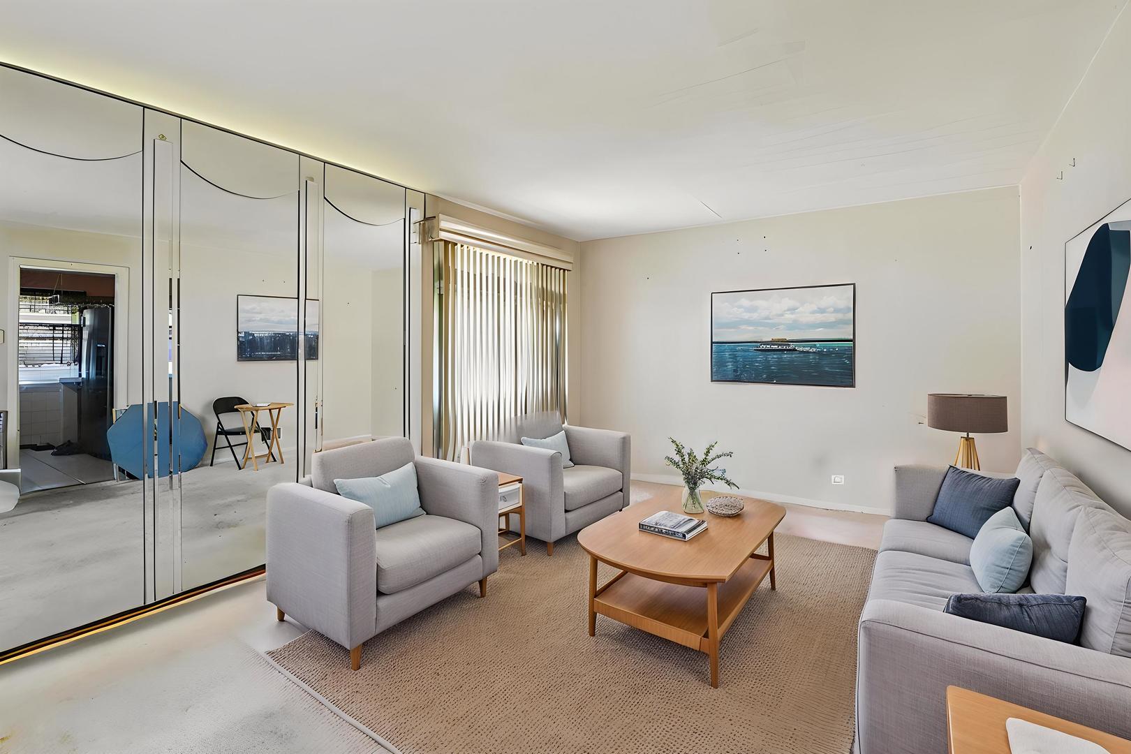 8853 S Troy Avenue, Evergreen Park, IL