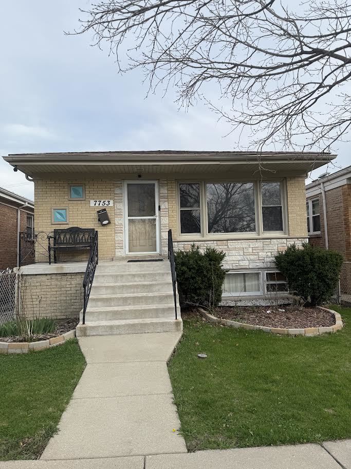 7753 W Forest Preserve Avenue, Chicago, IL