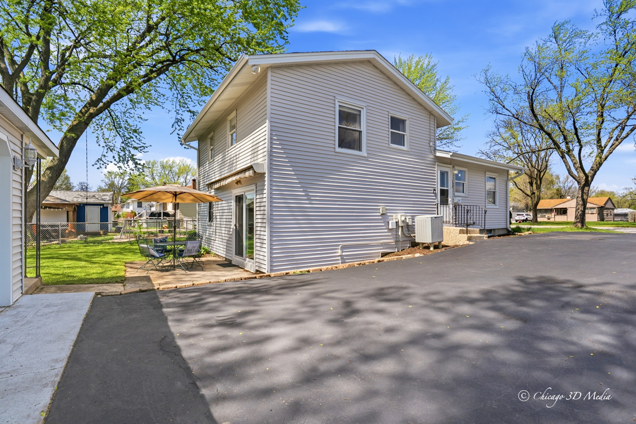 2207 Kirchoff Road, Rolling Meadows, IL