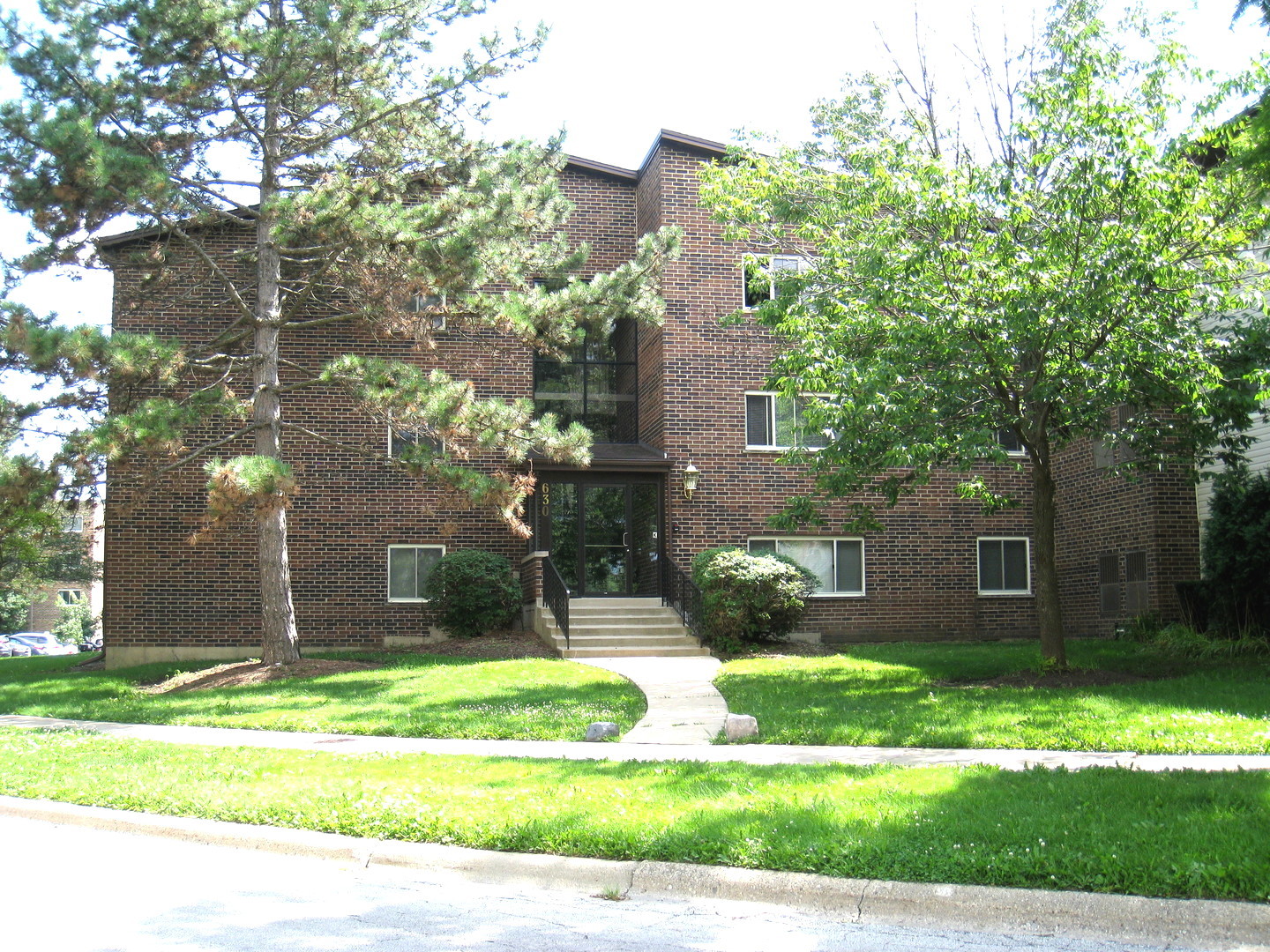 630 Perrie Drive #101, Elk Grove Village, IL