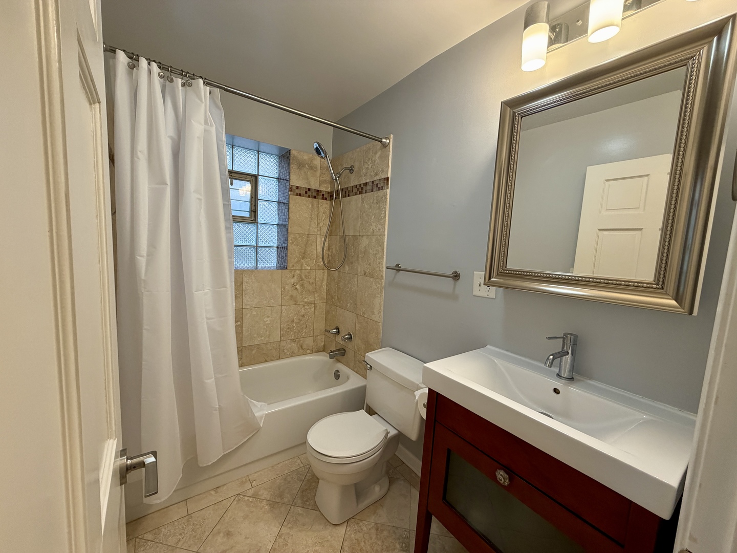 1350 N LEAVITT Street #2, Chicago, IL