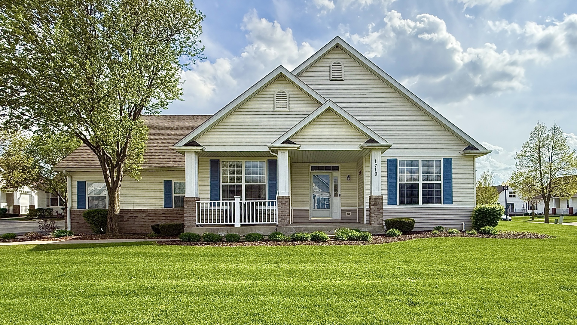 1719 Devonshire Lane, Shorewood, IL