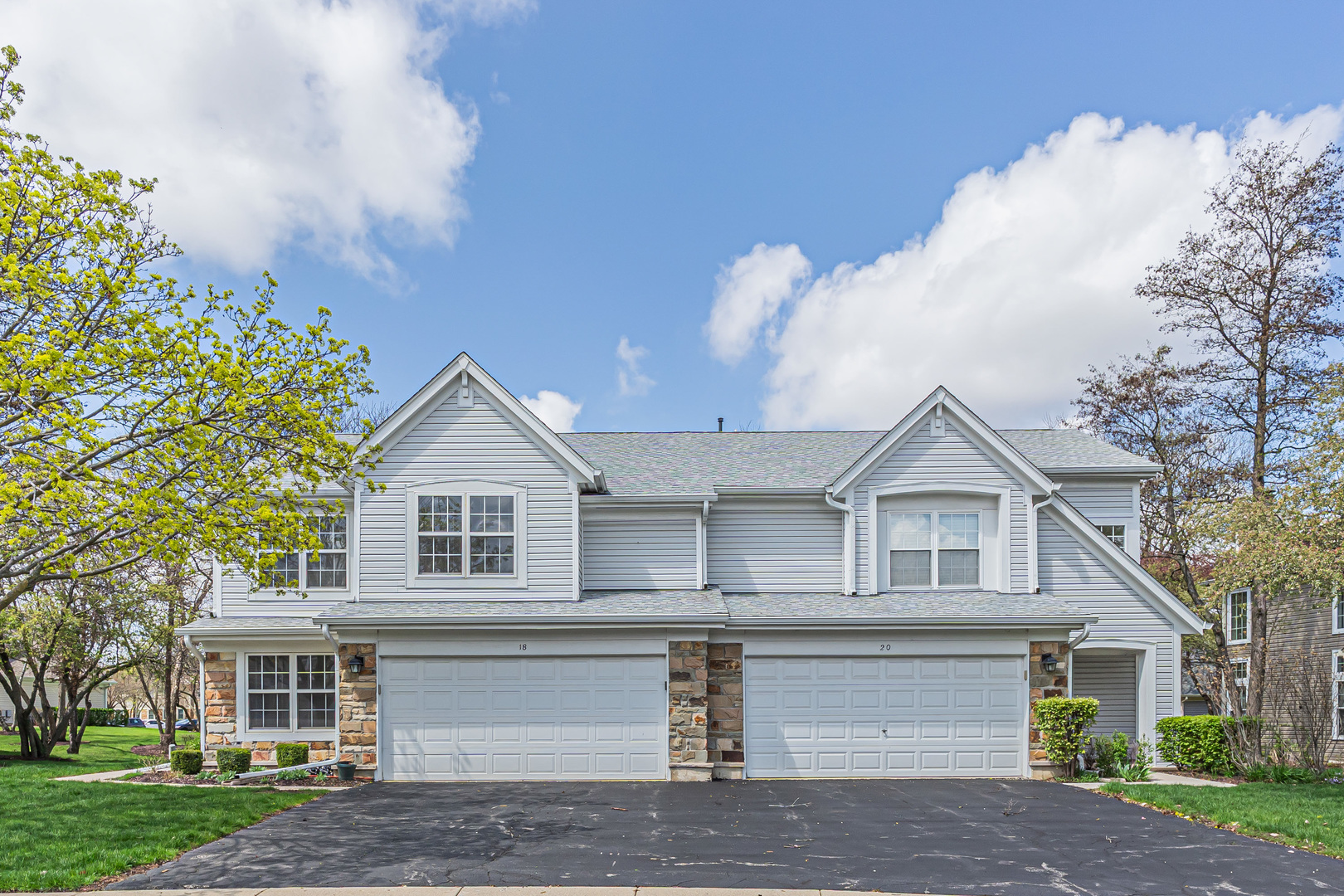 18 Meadow Court #18, Schaumburg, IL