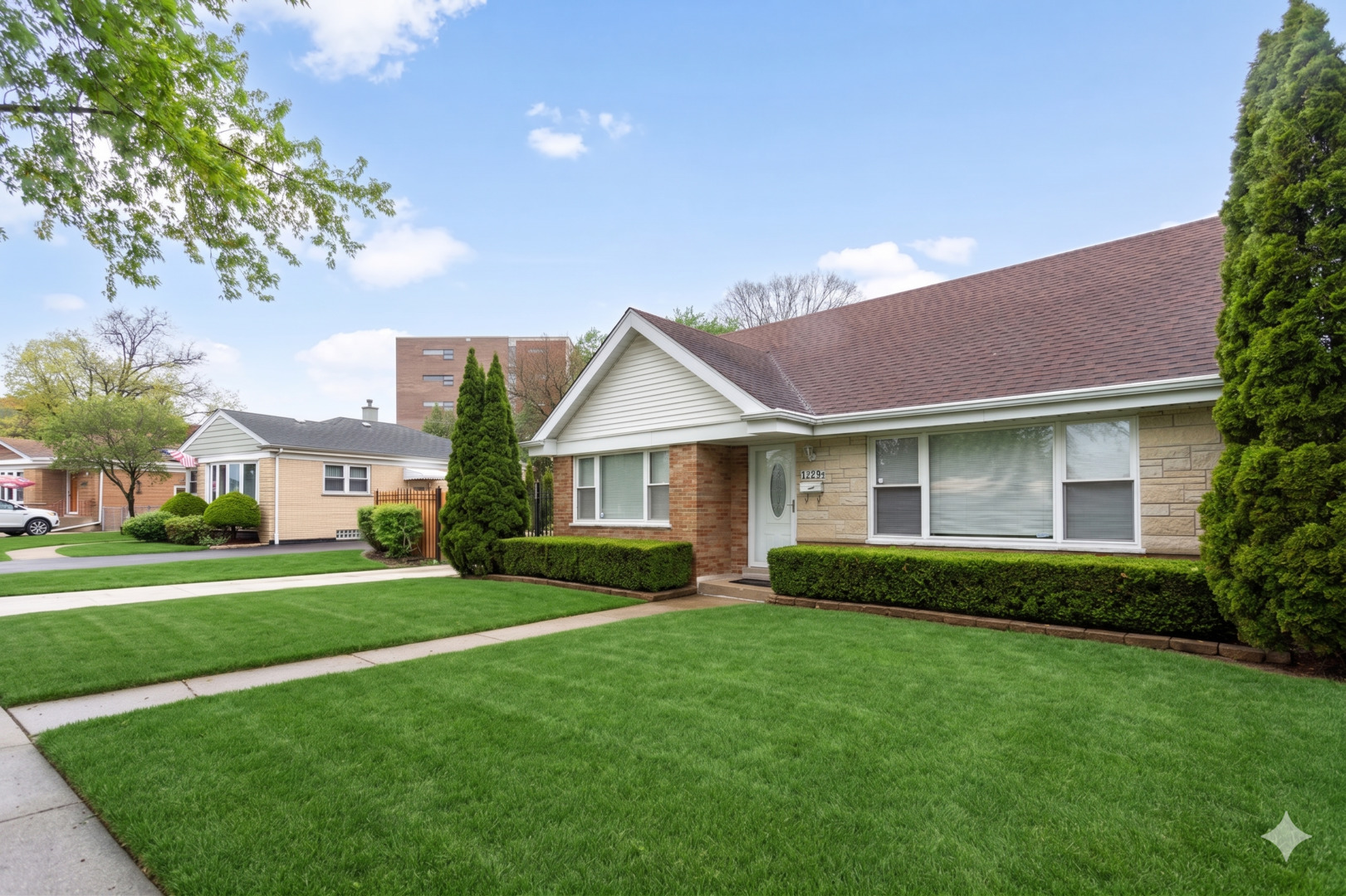 11226 Mandel Avenue, Westchester, IL