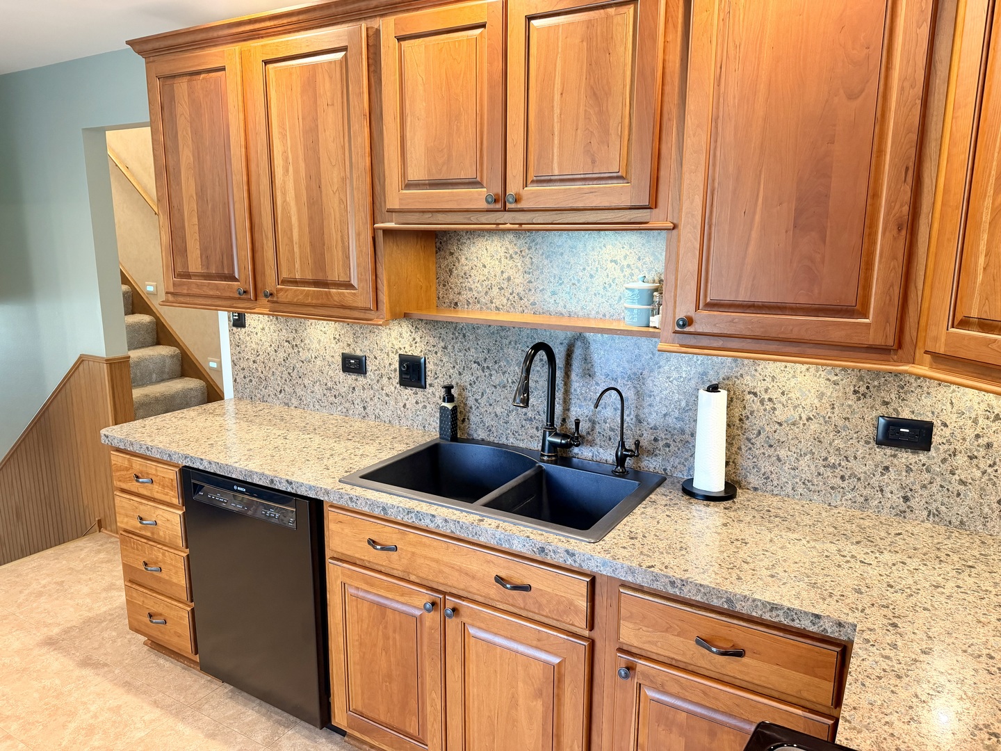 14221 Kilbourne Avenue, Crestwood, IL