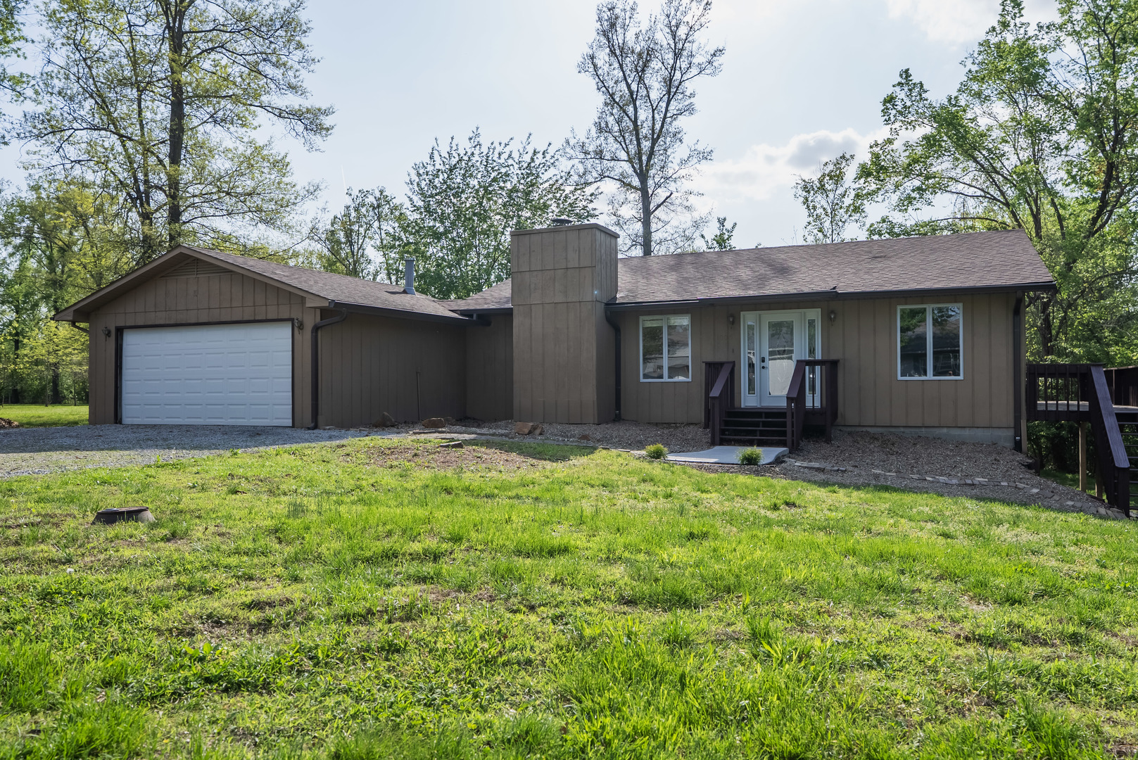 1005 S Pine Tree Drive, Carterville, IL