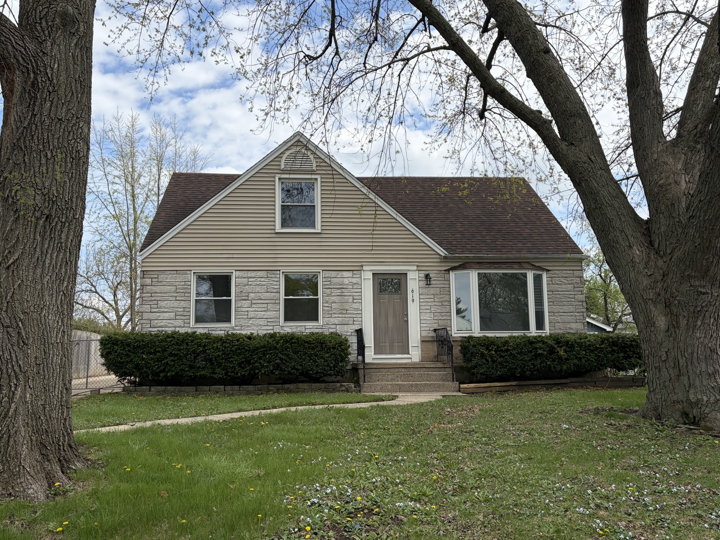 619 N Edgewood Avenue, Lombard, IL