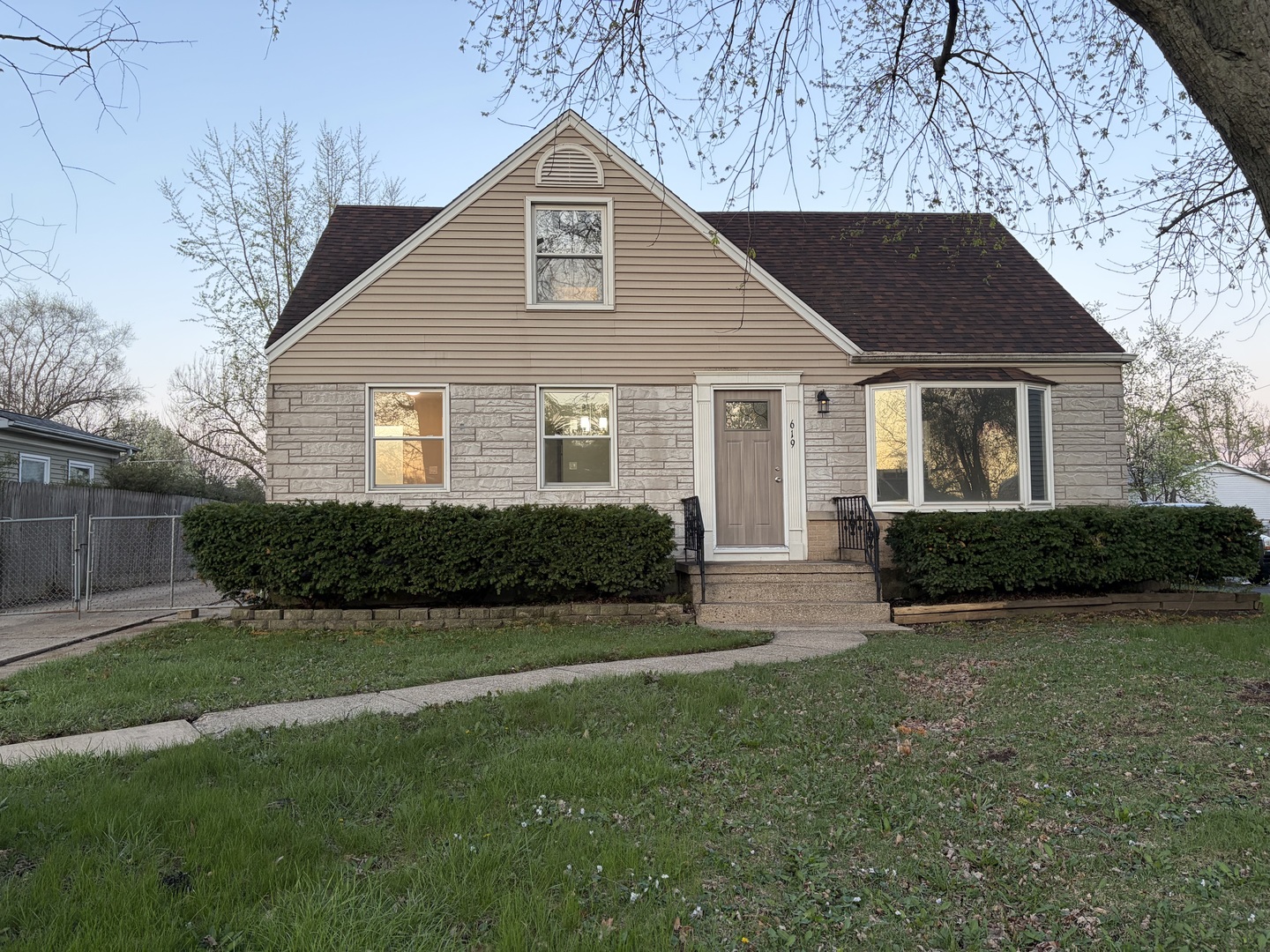 619 N Edgewood Avenue, Lombard, IL