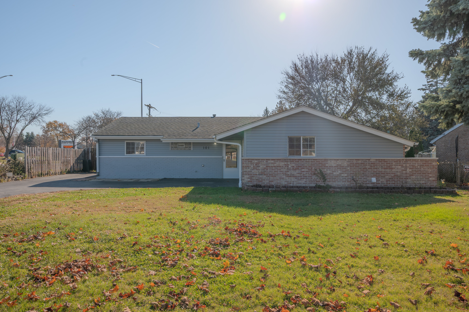 101 Edgehill Drive, Bolingbrook, IL