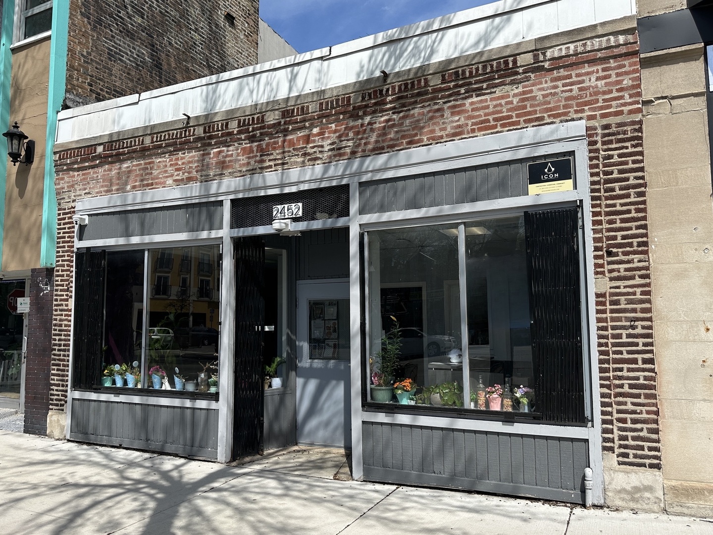 2452 W Division Street, Chicago, IL