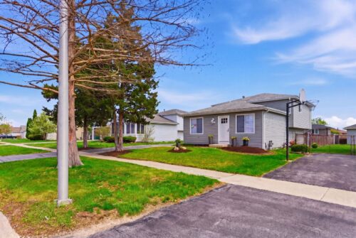 16801 90th Avenue, Orland Hills, IL