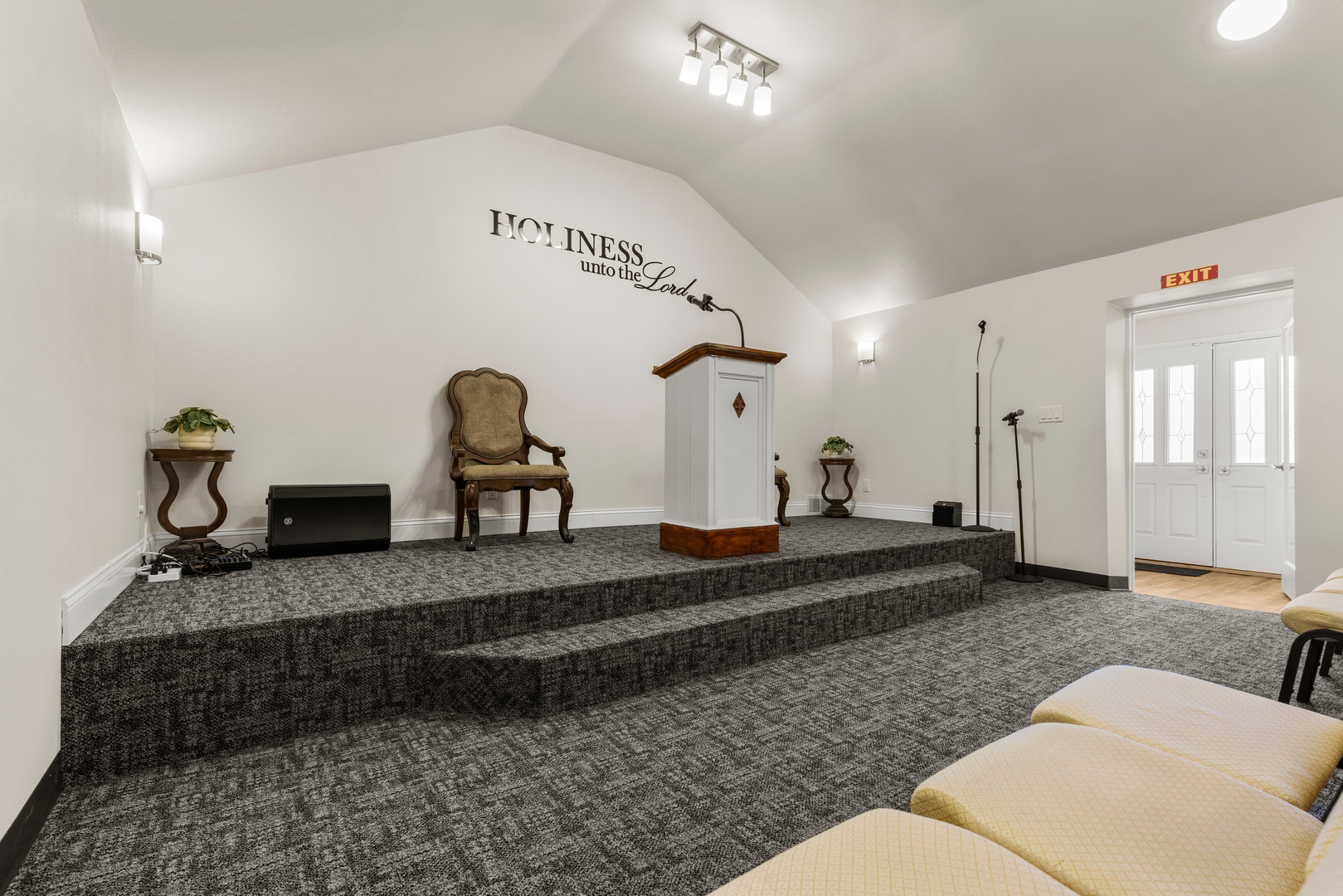 702 Cambridge Avenue, Rockford, IL