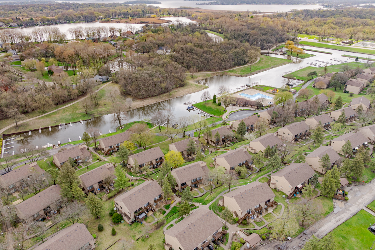 28 Jamaica Colony #3, Fox Lake, IL