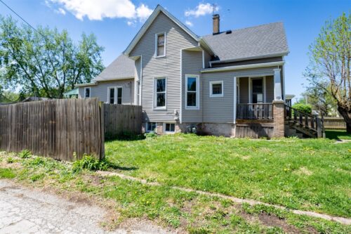 902 W Grove Street, Bloomington, IL