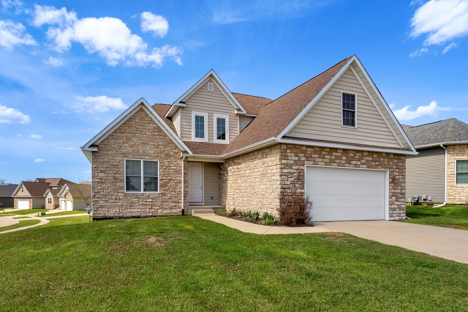 92 Cobblestone Lane, Le Claire, IA