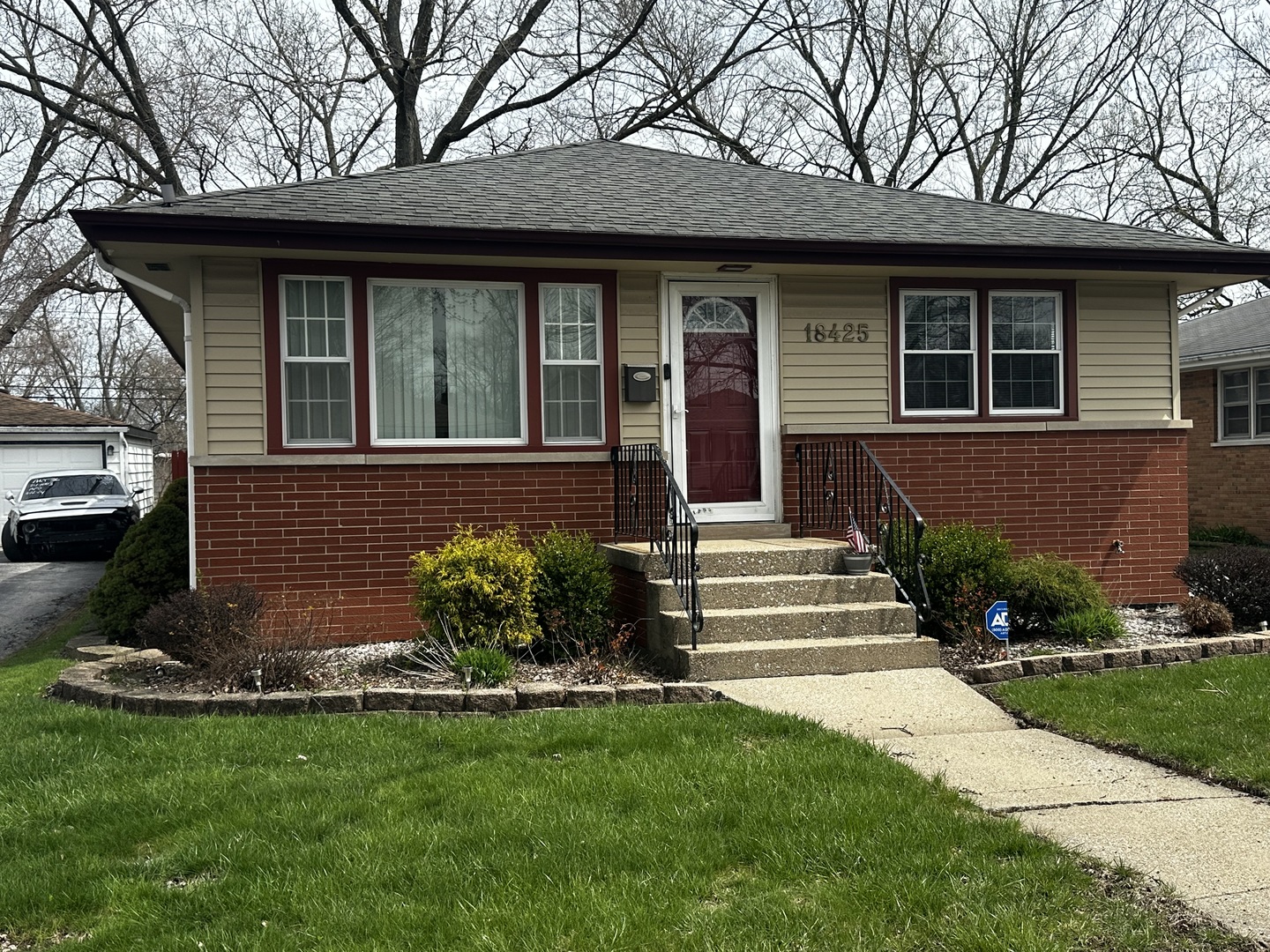 18425 Oak Avenue, Lansing, IL