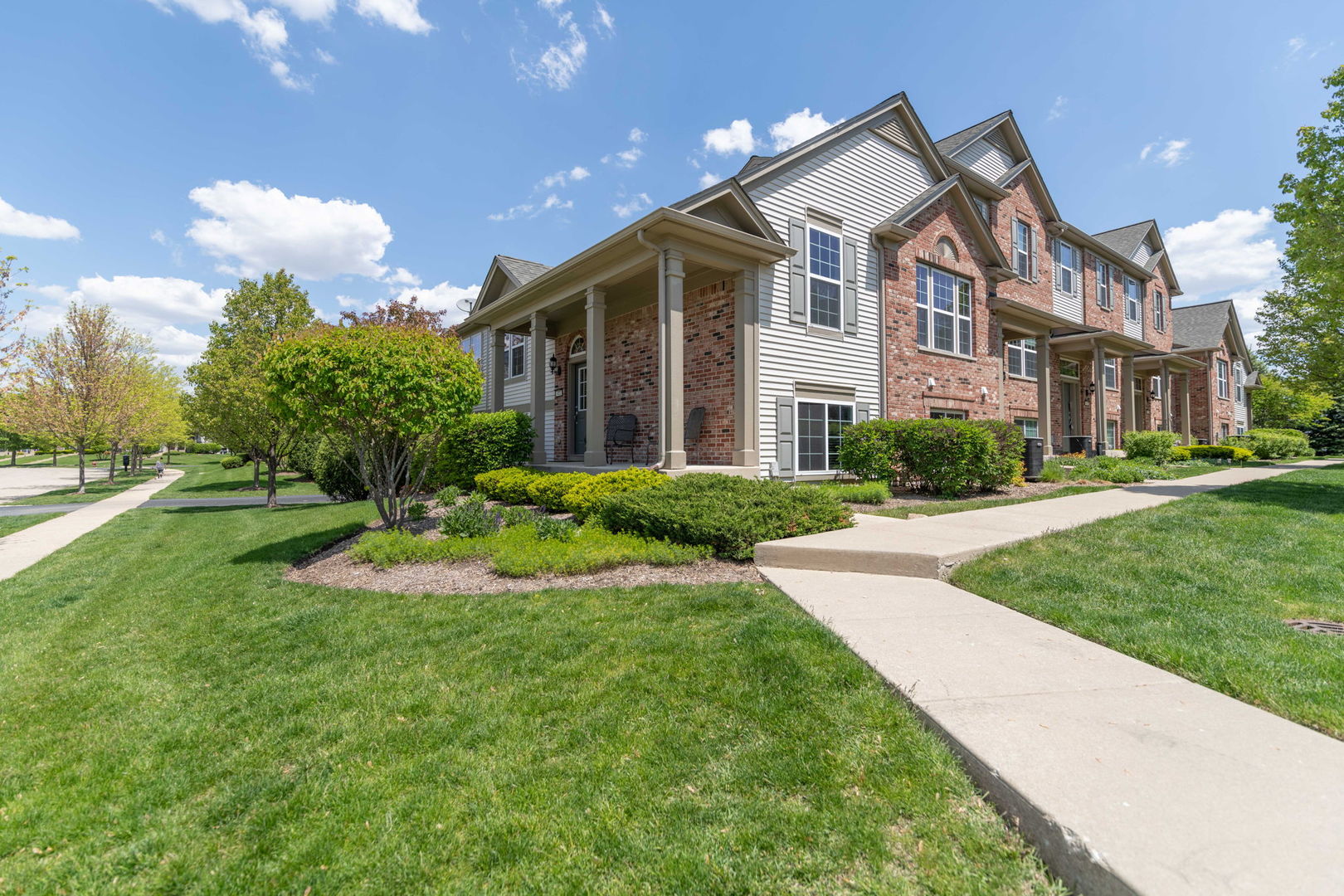 472 Valentine Way #472, Oswego, IL