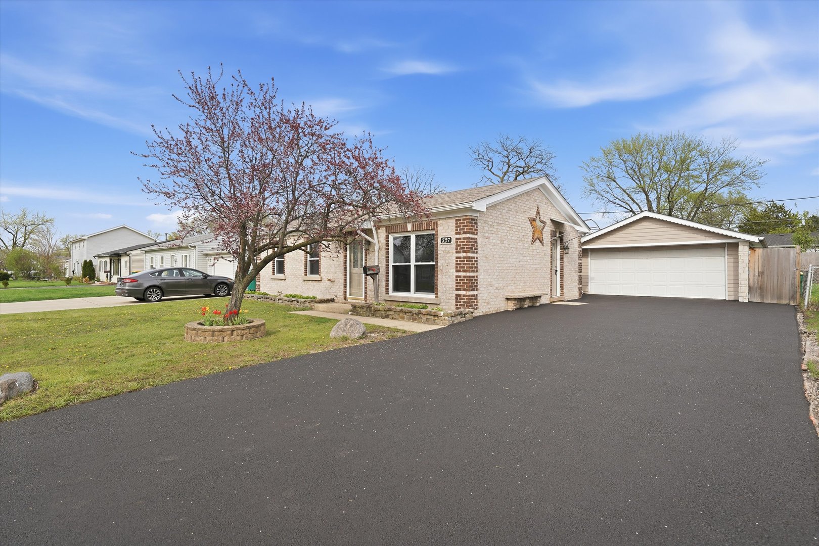 327 Fremont Avenue, Romeoville, IL
