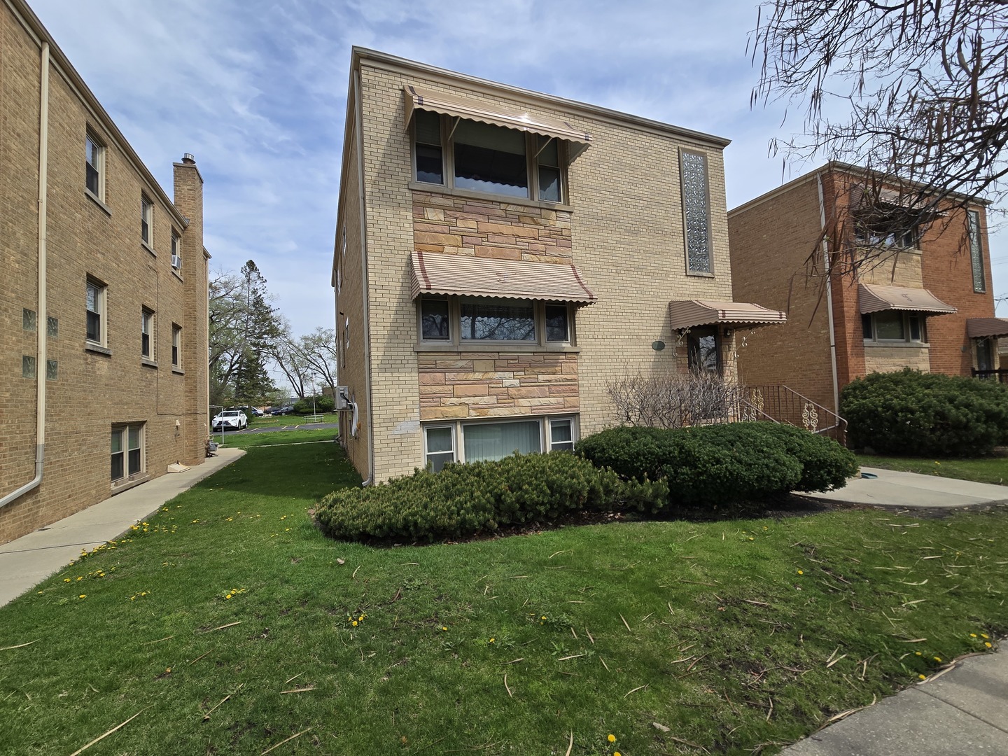 7126 W Jarvis Avenue #1, Niles, IL