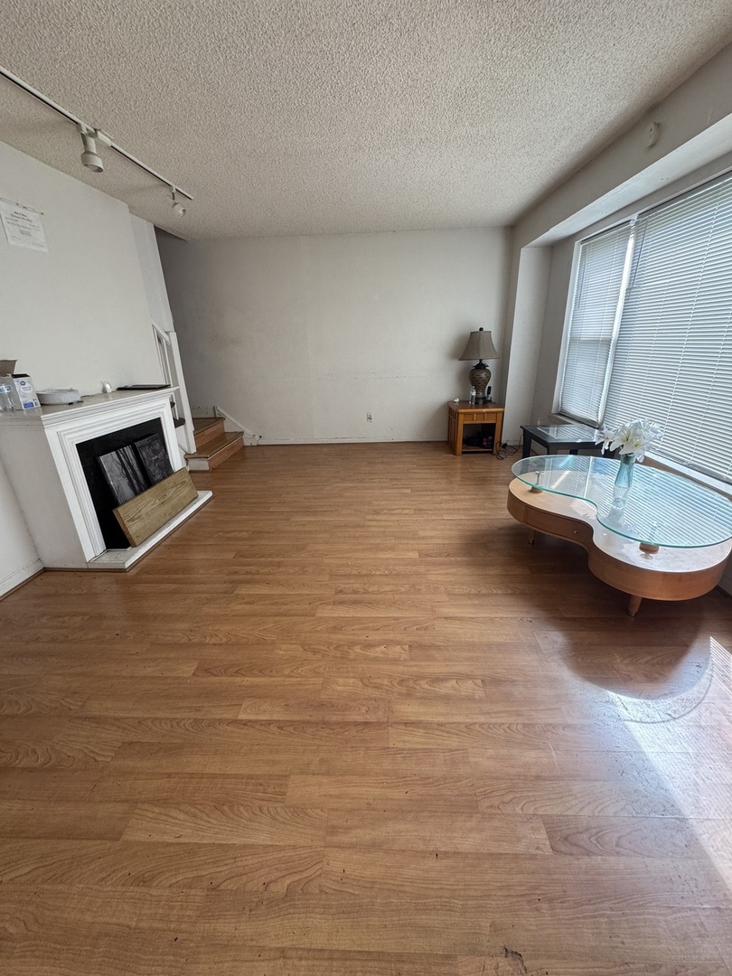 608 W 95th Street, Chicago, IL