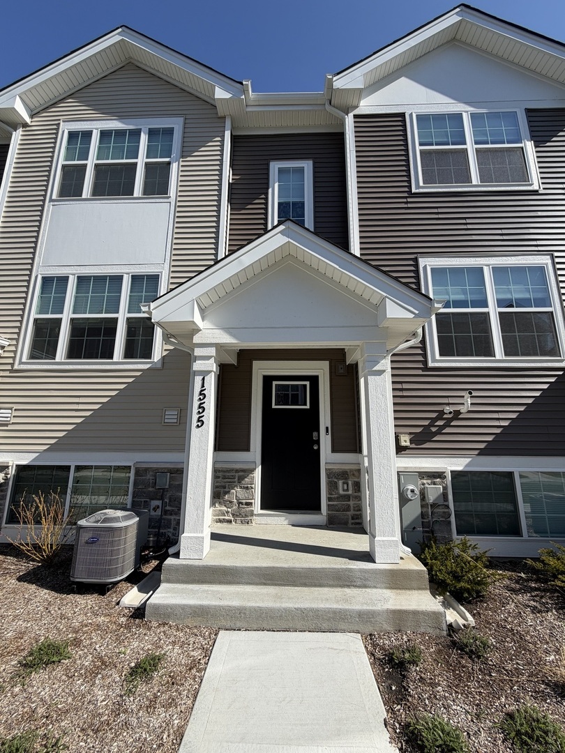 1555 Sequoia Way, Pingree Grove, IL