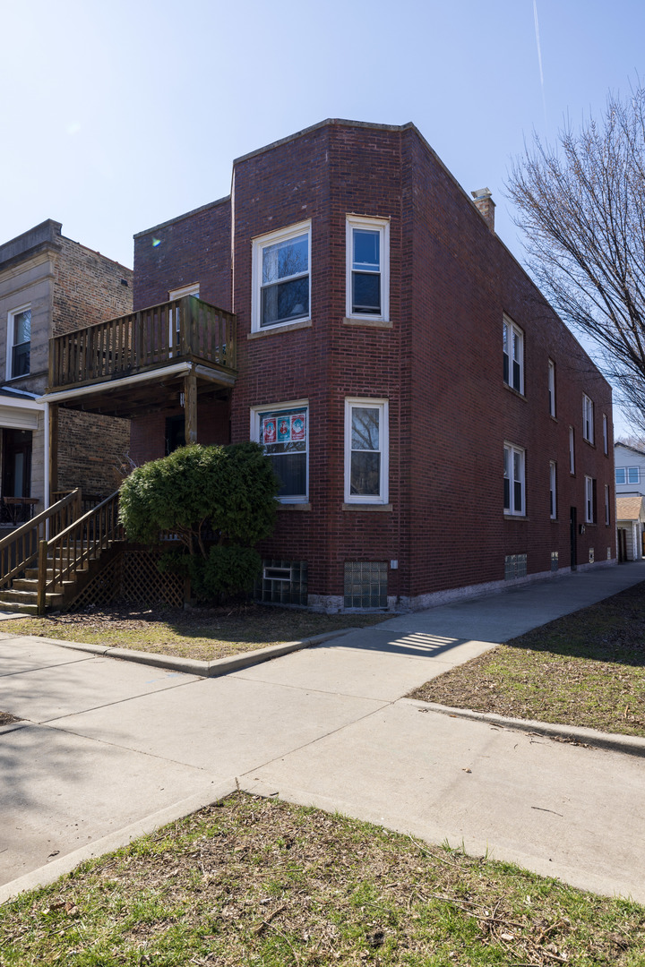 2648 N Francisco Avenue, Chicago, IL